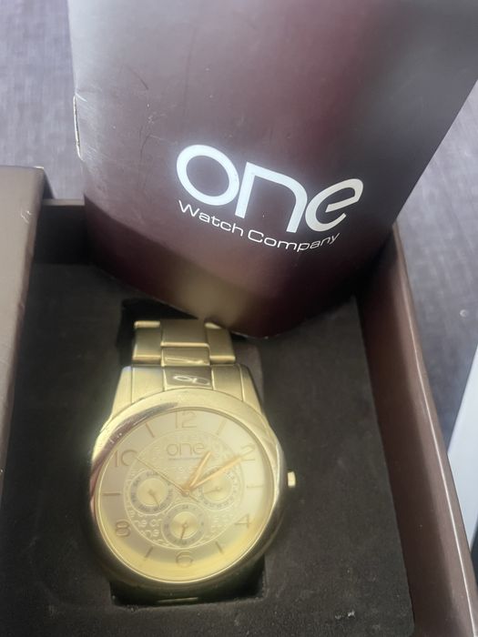Relogio one doutado com caixa original