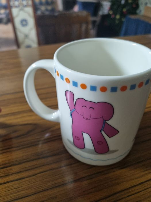 Caneca porcelana Vista Alegre do Pocoyo