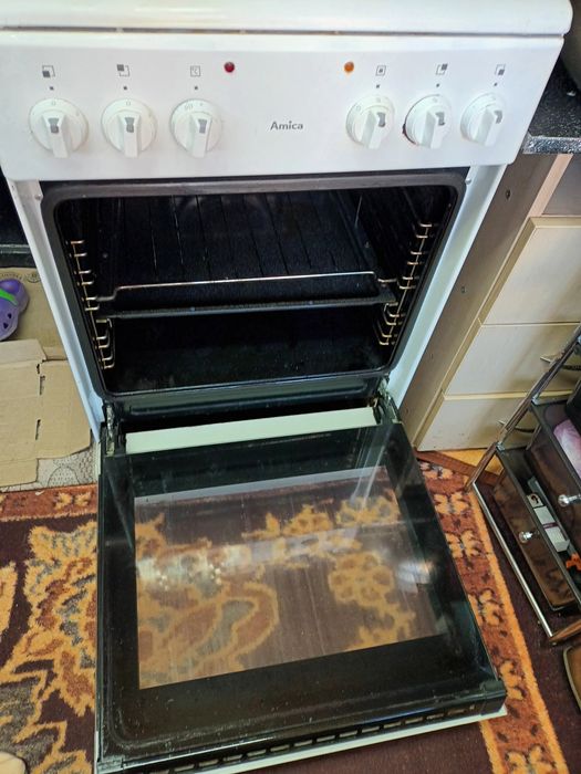 Плита електрична з кераміки.