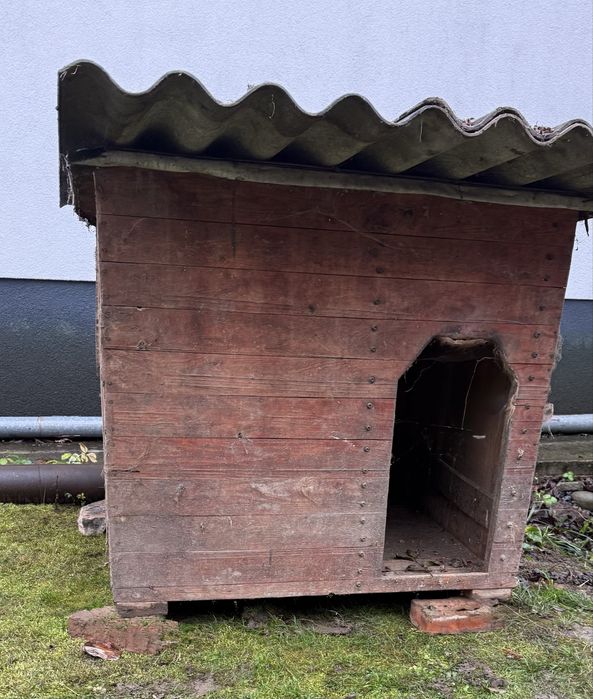 Продам собачу будку