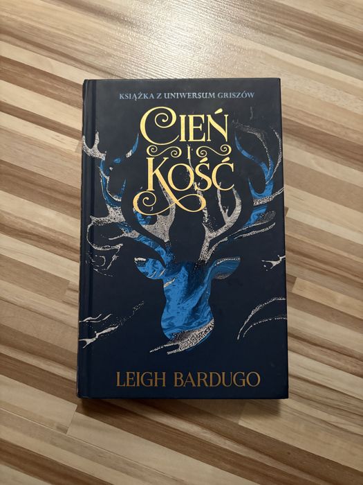 Cień i kość uniwersum griszów Leigh Bardugo