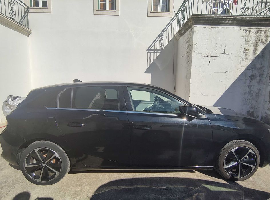 Opel Astra 1.6 PHEV Elegance — photo 4