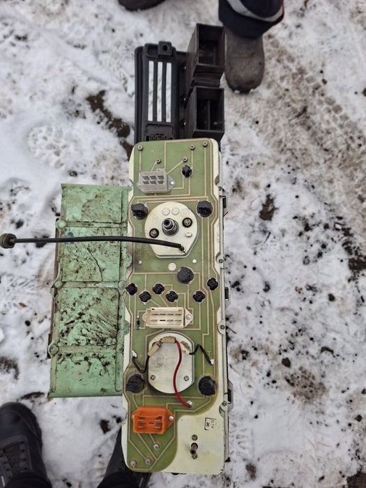 Приборна панель ВАЗ 2107