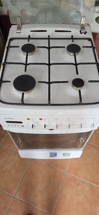 Sprzedam kuchnię gazowo elektryczną