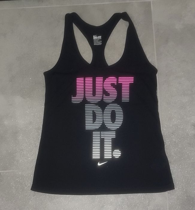 Koszulka Top Nike r. S bokserka