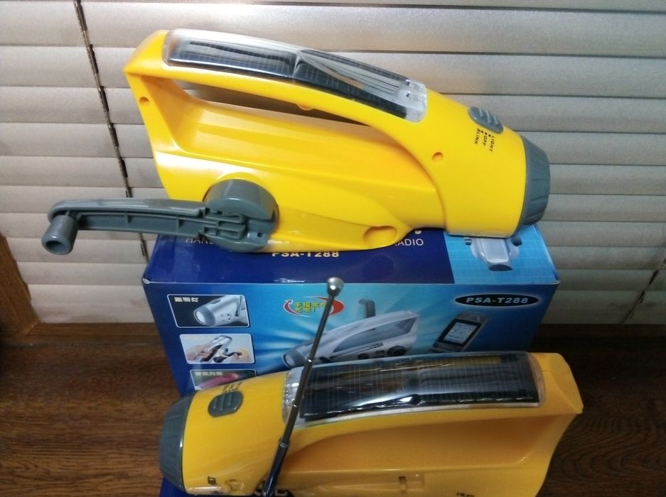 Ручной динамо-генератор фонарь радио сигнализация зарядка  павербанк