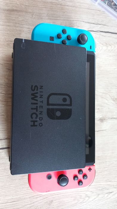 Nintendo  Switch z dwoma grami