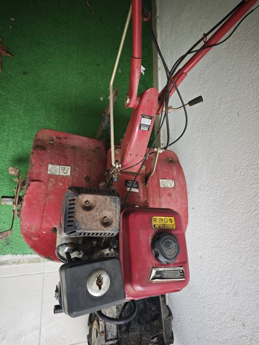 Motoenxada  com transmição direta 7CV