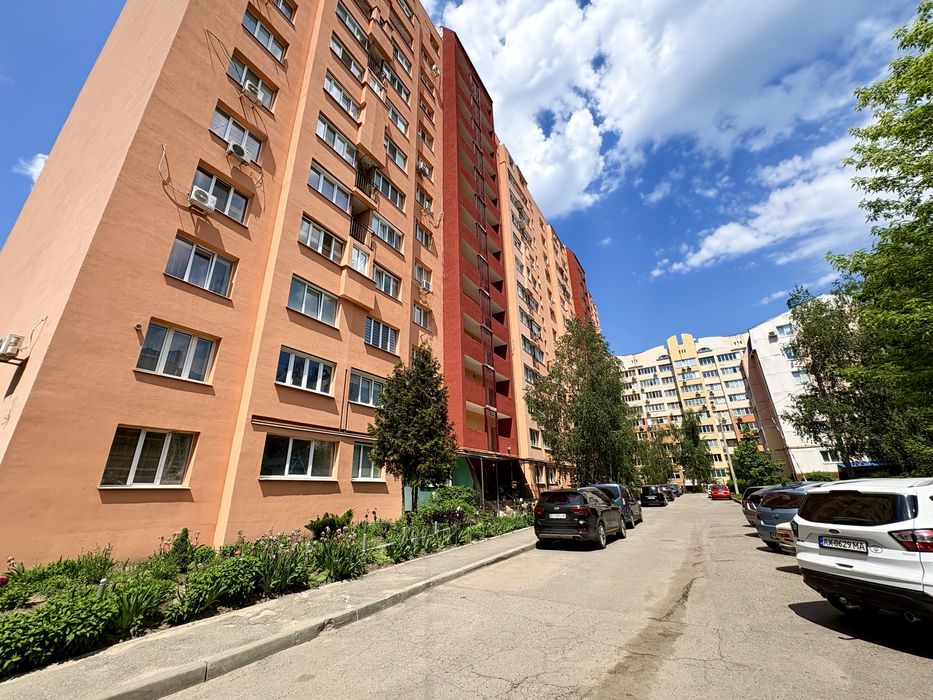 Продається 3х кімнатна квартра 105м2, вул. Дружби Народів 228а