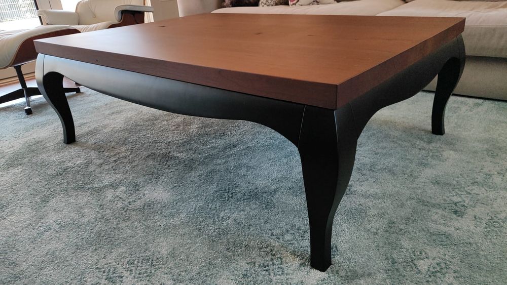 Mesa de sala en nogueira