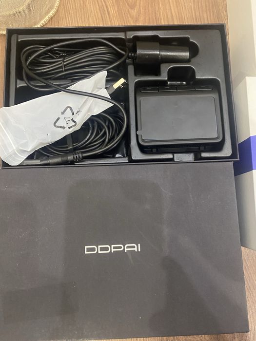 відеореєстратор DDPai Z60