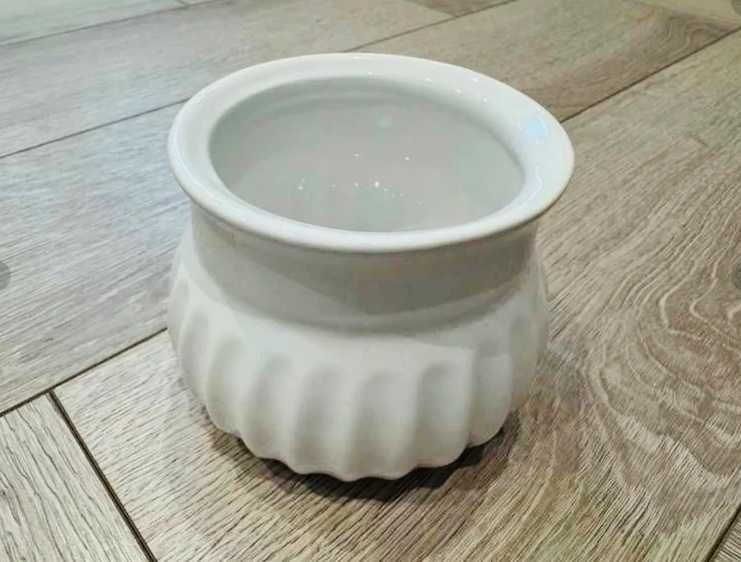 Cukiernica klasyczna elegancka biała pojemnik Home&you