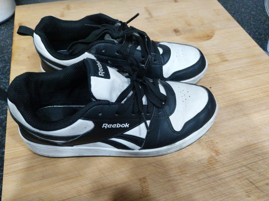 Vans pretas oferta das brancas