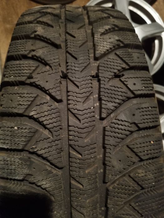 Opony  215x65x16  Lassa
