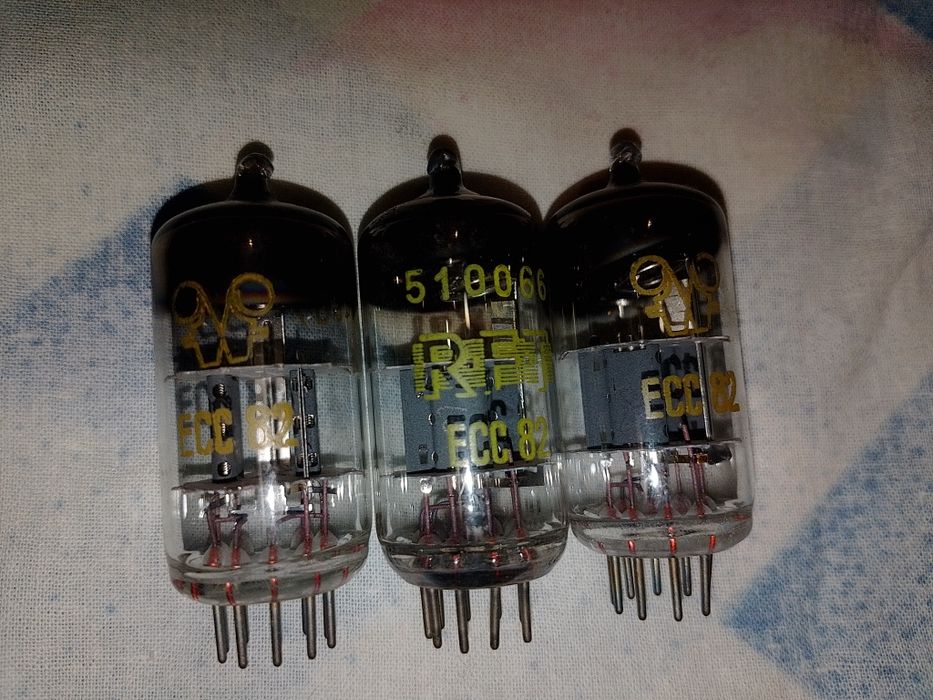 Lampy elektronowe ECC82
3 sztuki