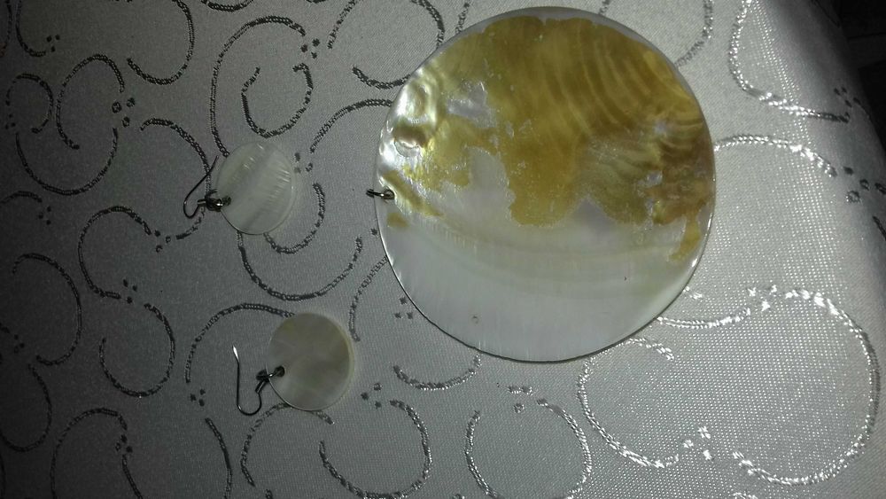 Sprzedam biżuterię.