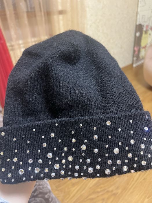 Продам шапку Vicolo