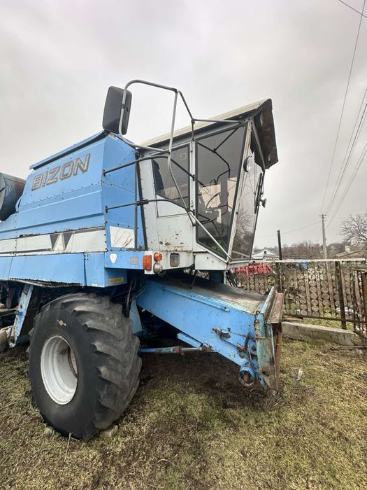 Продається сільгосп техніка : трактори,камаз,комбайн