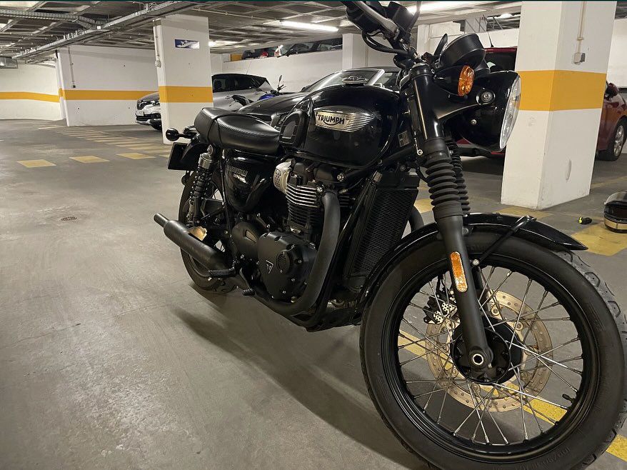 Triumph T100 Black