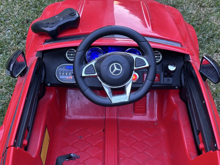 Carro elétrico Mercedes criança