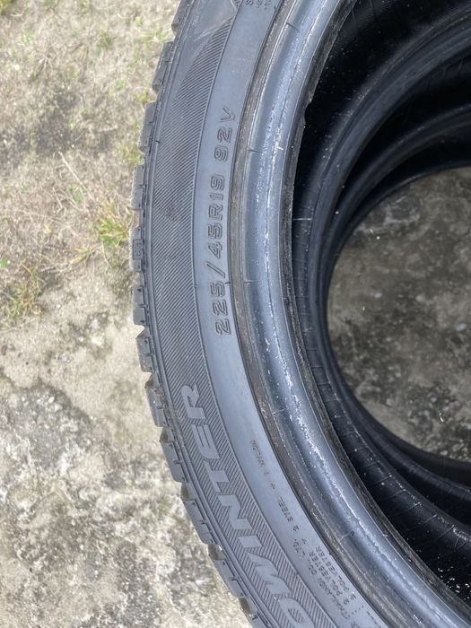 Opony Falken 225/45/19 Zimowe 4szt.