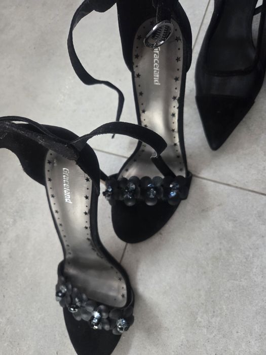 Nowe buty czarne 40