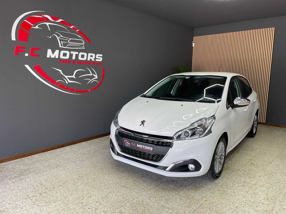 Peugeot 208 – Compacto, elegante e económico