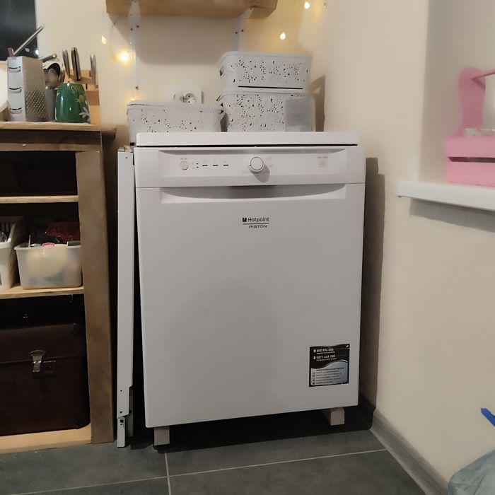 Продам посудомийку Hotpoint на запчастини