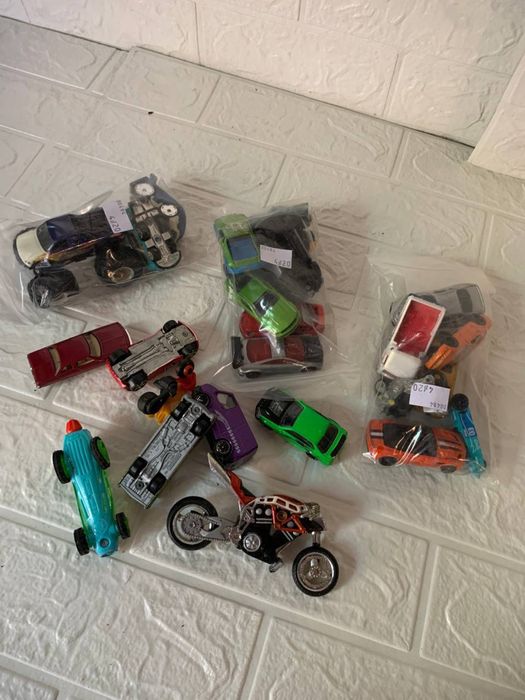 Zestaw hotwheels