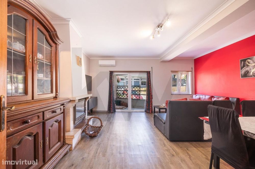 Apartamento T3 Remodelado com Garagem — Olivais, Coimbra