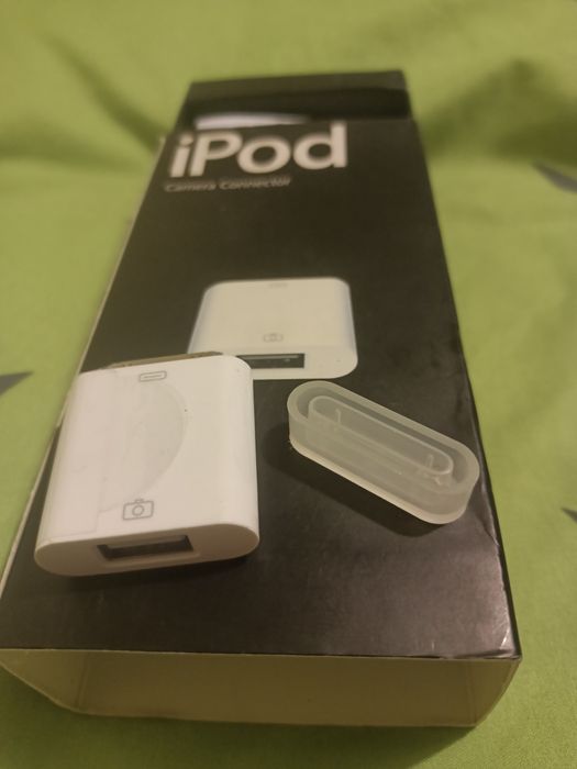 Ipod camera connector