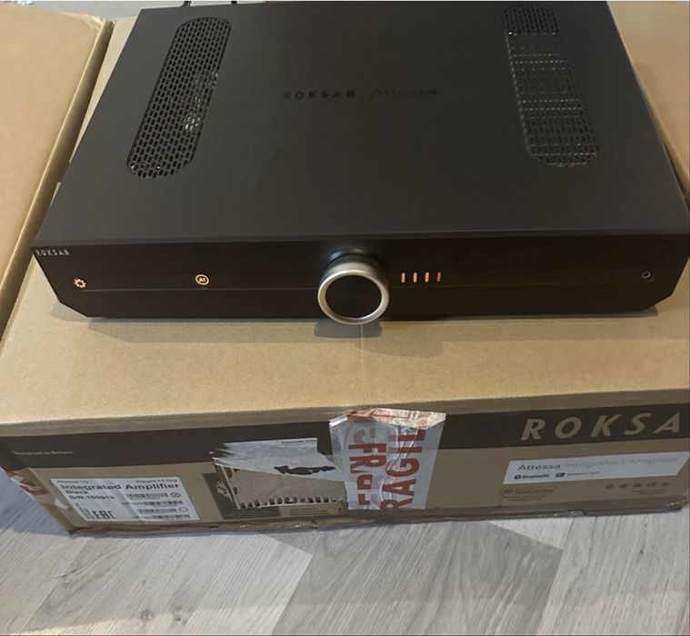 Wzmacniacz Roksan attessa pilot karton