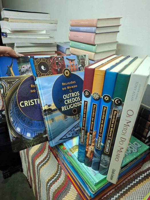 Coleção completa de livros - Os Mitos e Religiões do Mundo