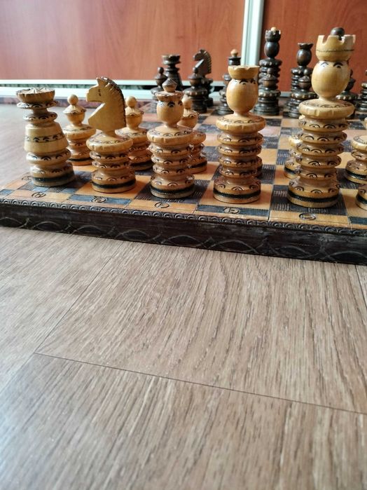 Sprzedam stare duże szachy drewniane