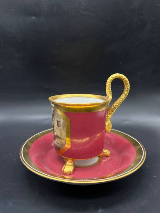 Чайна пара в стилі ампір на фігурних лапках