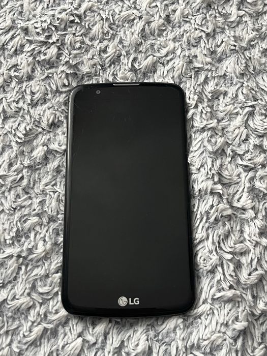 Телефон LG K10.
