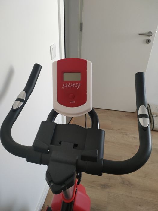 Bicicleta Estática BIGZZIA Ajustável (Vol.Inércia: 6 Kg)