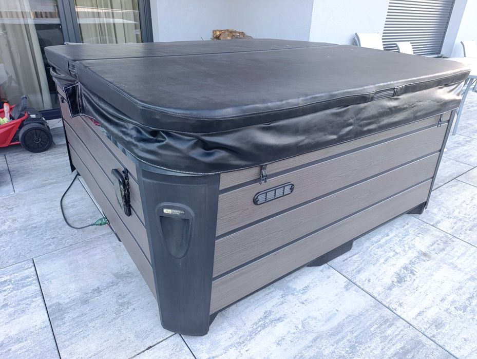 Hot tub Jacuzzi Jakuzi Balia Bania Spa Platinium spa