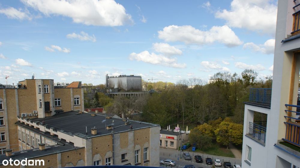 Przestronne mieszkanie z balkonem i parkingiem w centrum - Widok 2