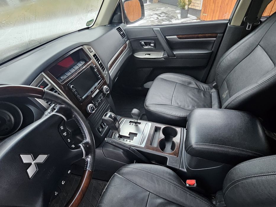 Mitsubischi Pajero  3.2  2018 r. Diesel.  7 miejsc.  Uszkodzony silnik