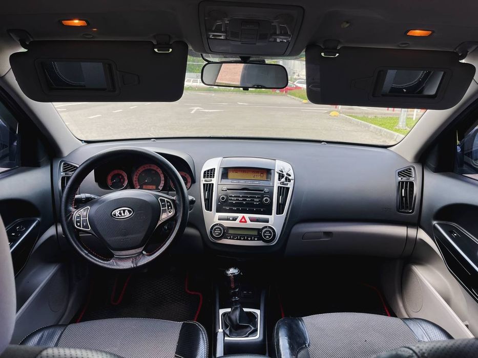 Kia Ceed 2008 • 1.6 газ/бензин • механіка