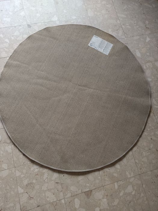 Tapete bege muito barat €25custo na loja €100