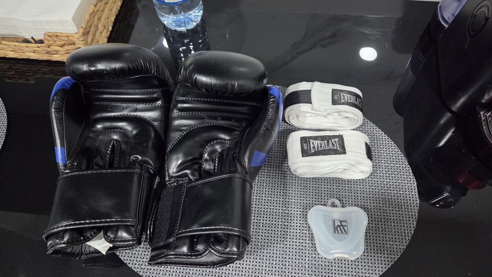 Luvas Boxe com ligas e goteira