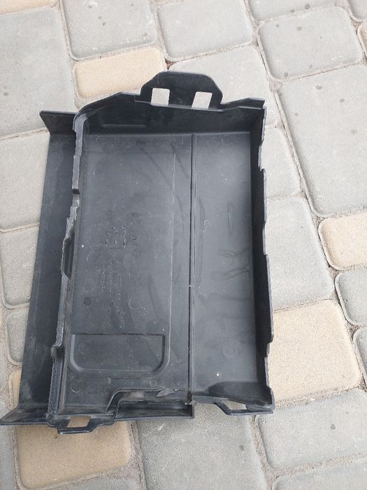 Кришка до акумулятора меган