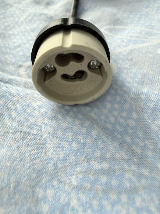 Łącznik do halogena