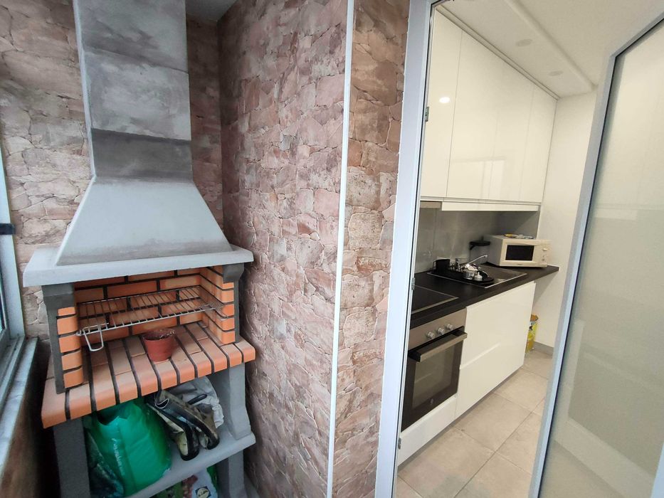 T2 remodelado com aproveitamento de sótão no centro de Almada