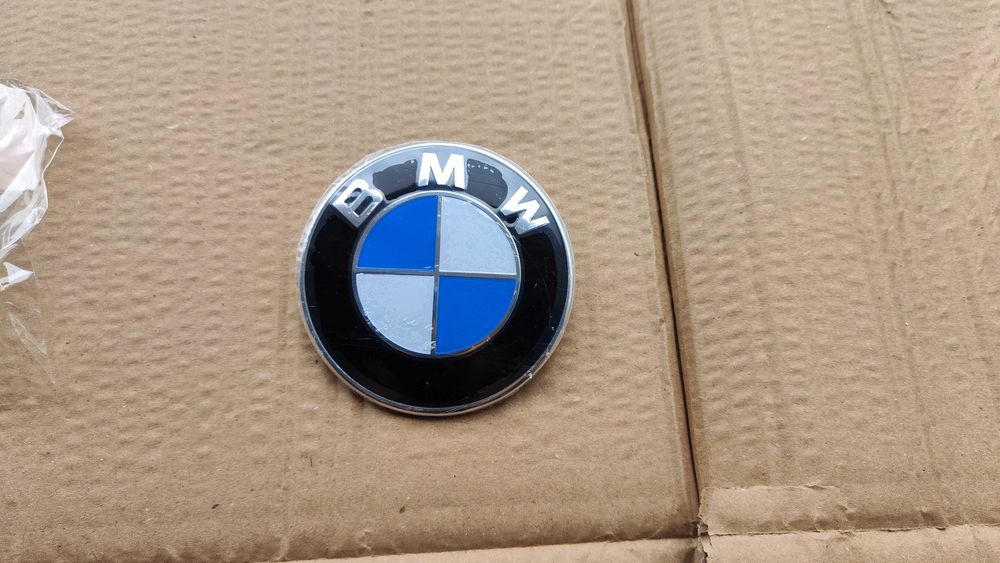 emblemat znaczek BMW 82 mm seria 1 3 5 7 X3 X4 X5 X6