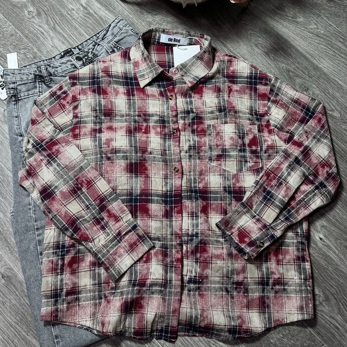 Картата сорочка зі стразами