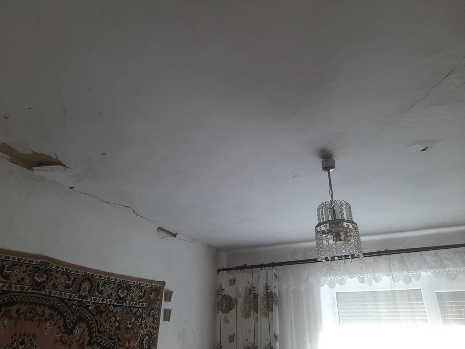 Продаю будинок із земельною ділянкою в м.Чоп