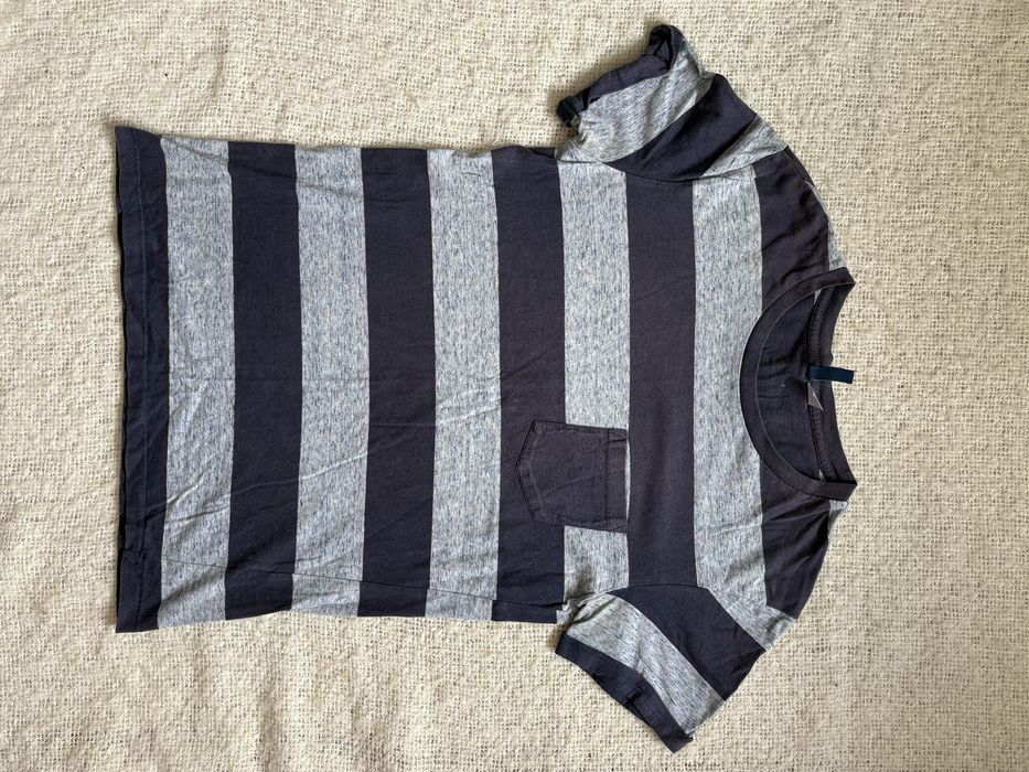 T-shirt riscas tamanho S (grandinho)